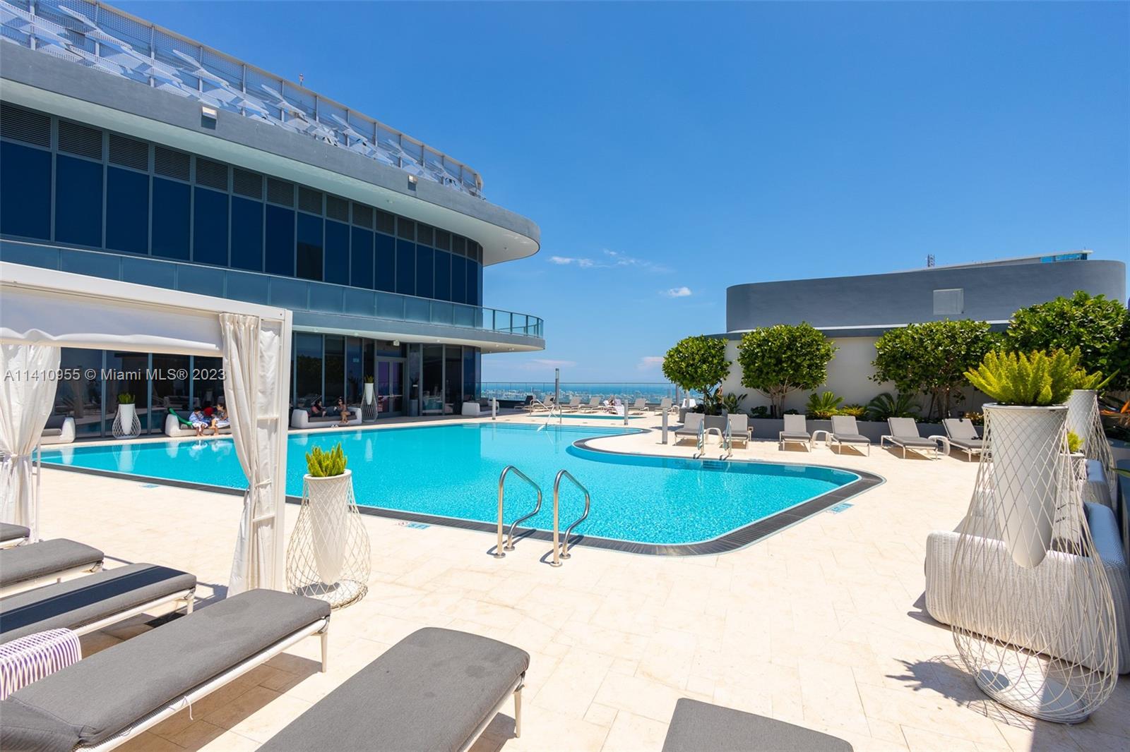 1000 Brickell Plz Unit: PH5707