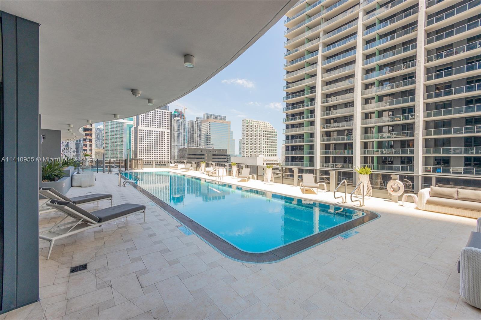 1000 Brickell Plz Unit: PH5707