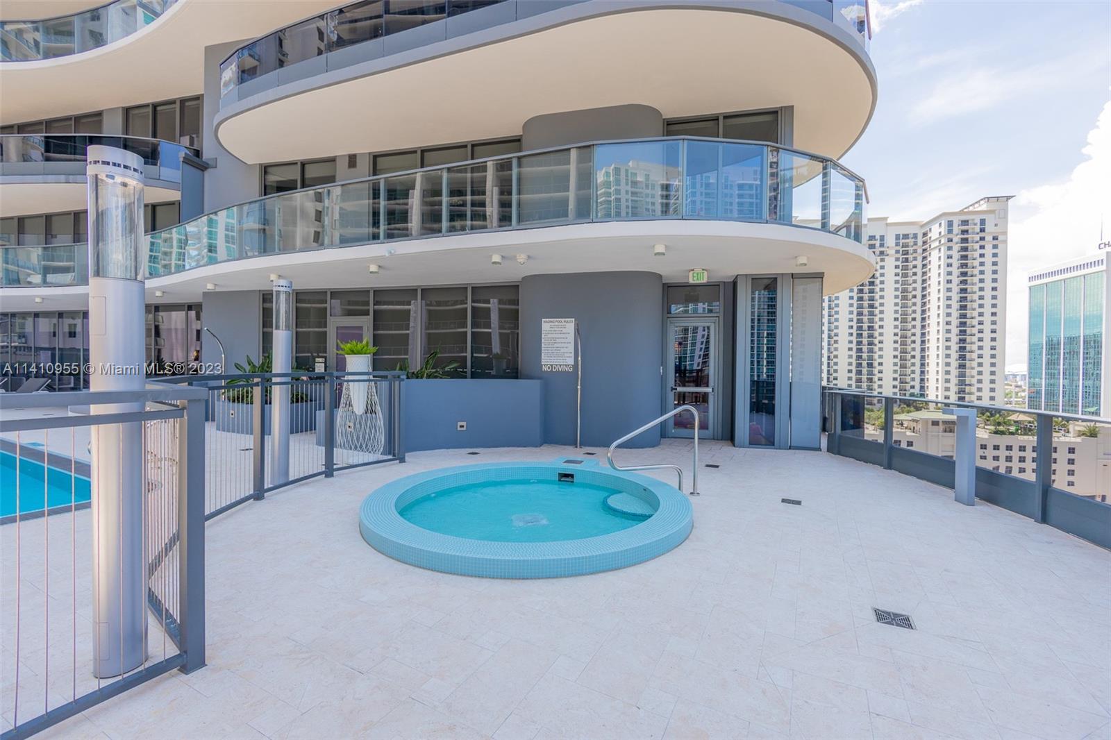 1000 Brickell Plz Unit: PH5707