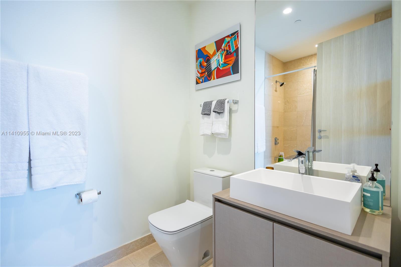 1000 Brickell Plz Unit: PH5707