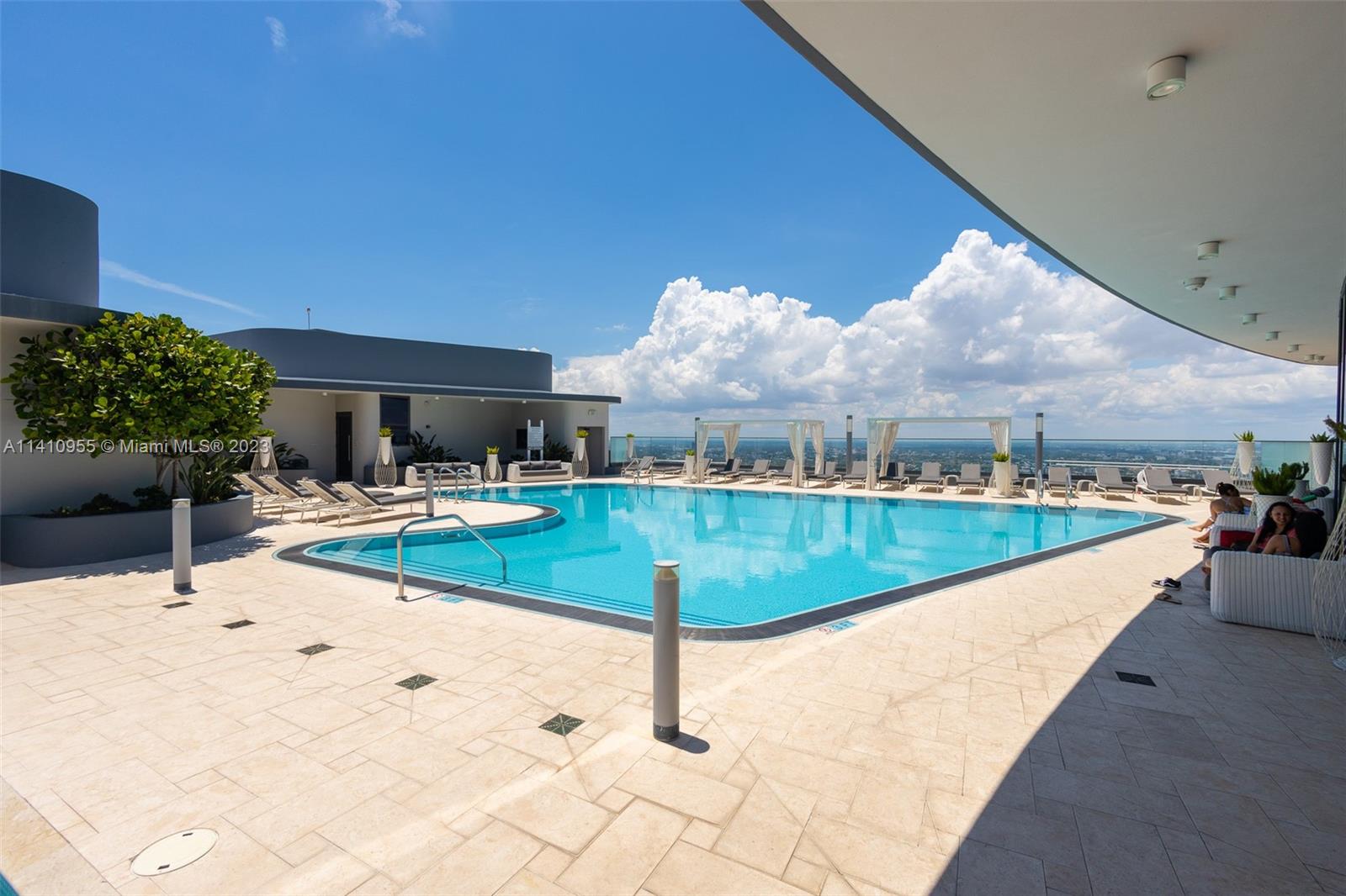 1000 Brickell Plz Unit: PH5707