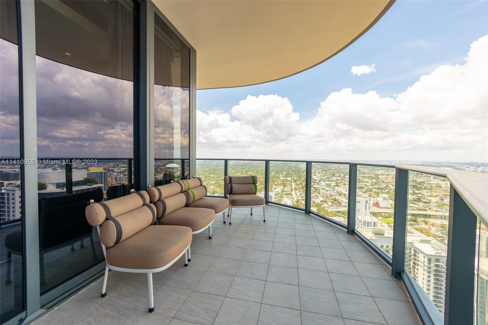 1000 Brickell Plz Unit: PH5707
