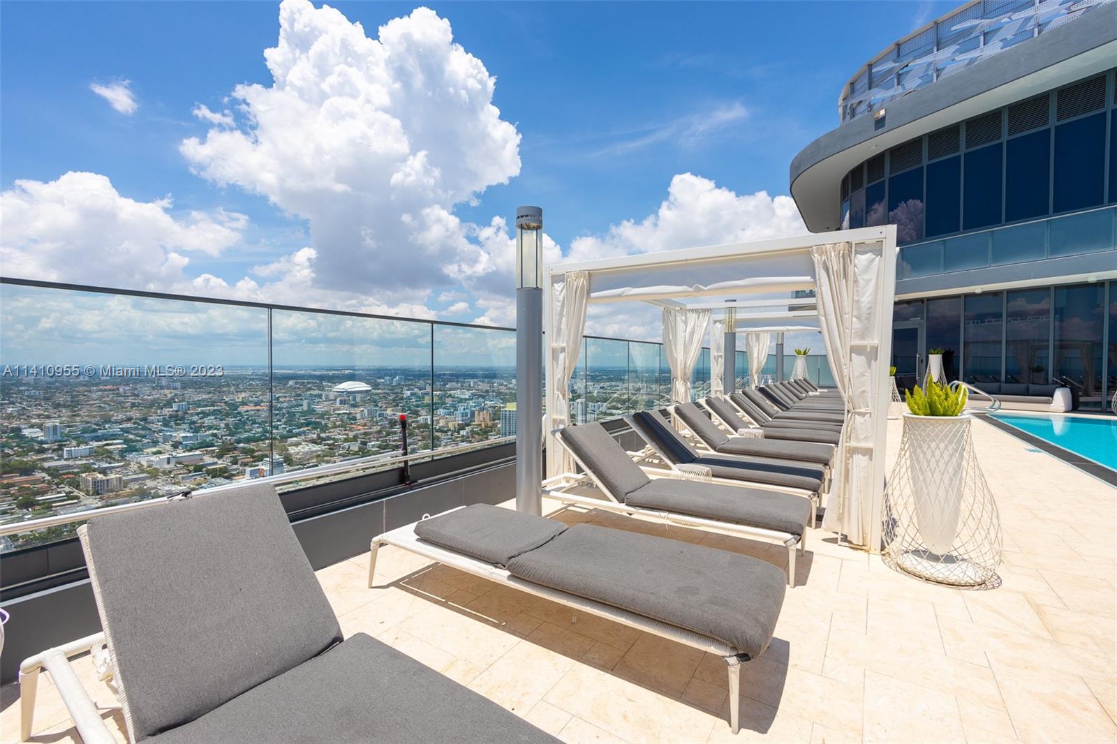 1000 Brickell Plz Unit: PH5707