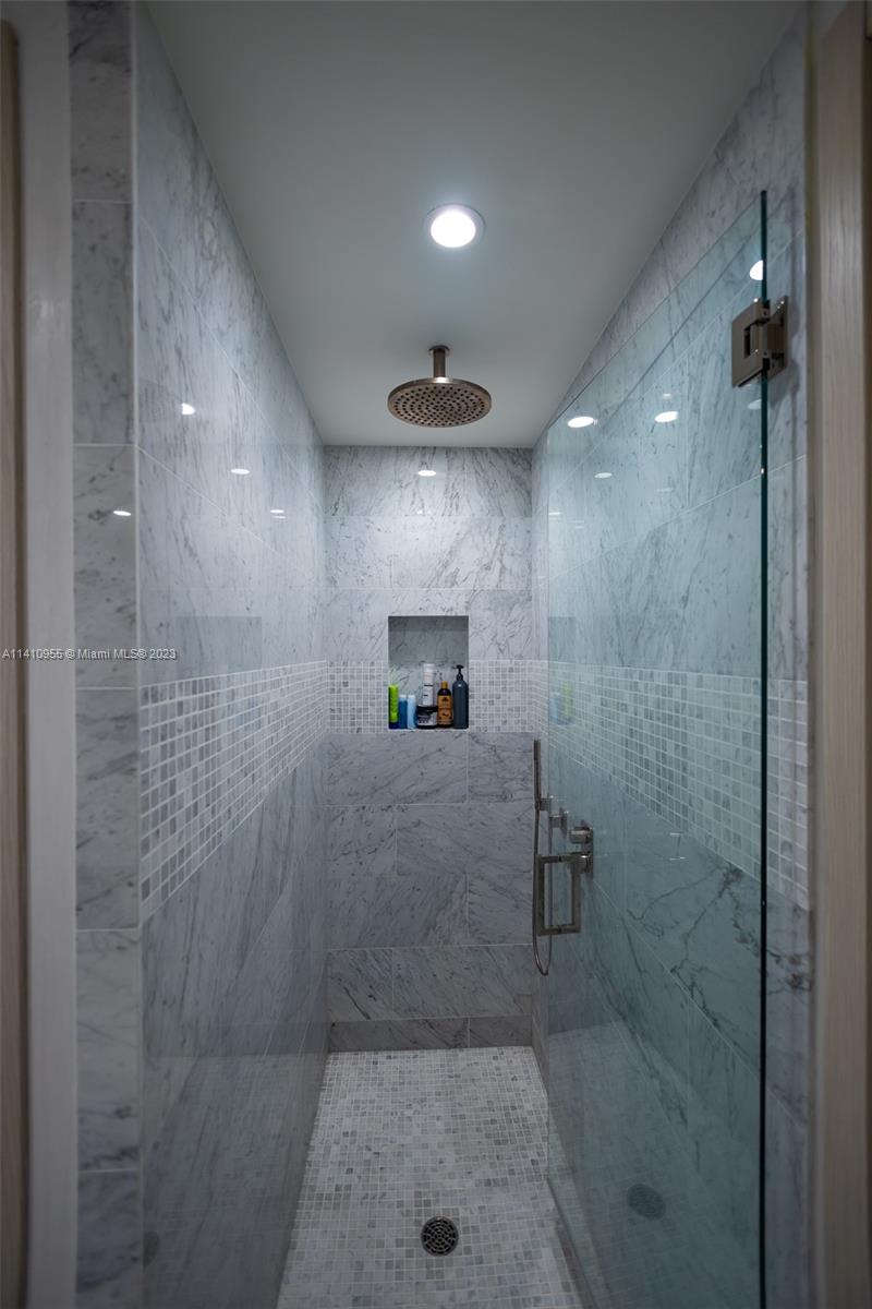 1000 Brickell Plz Unit: PH5707