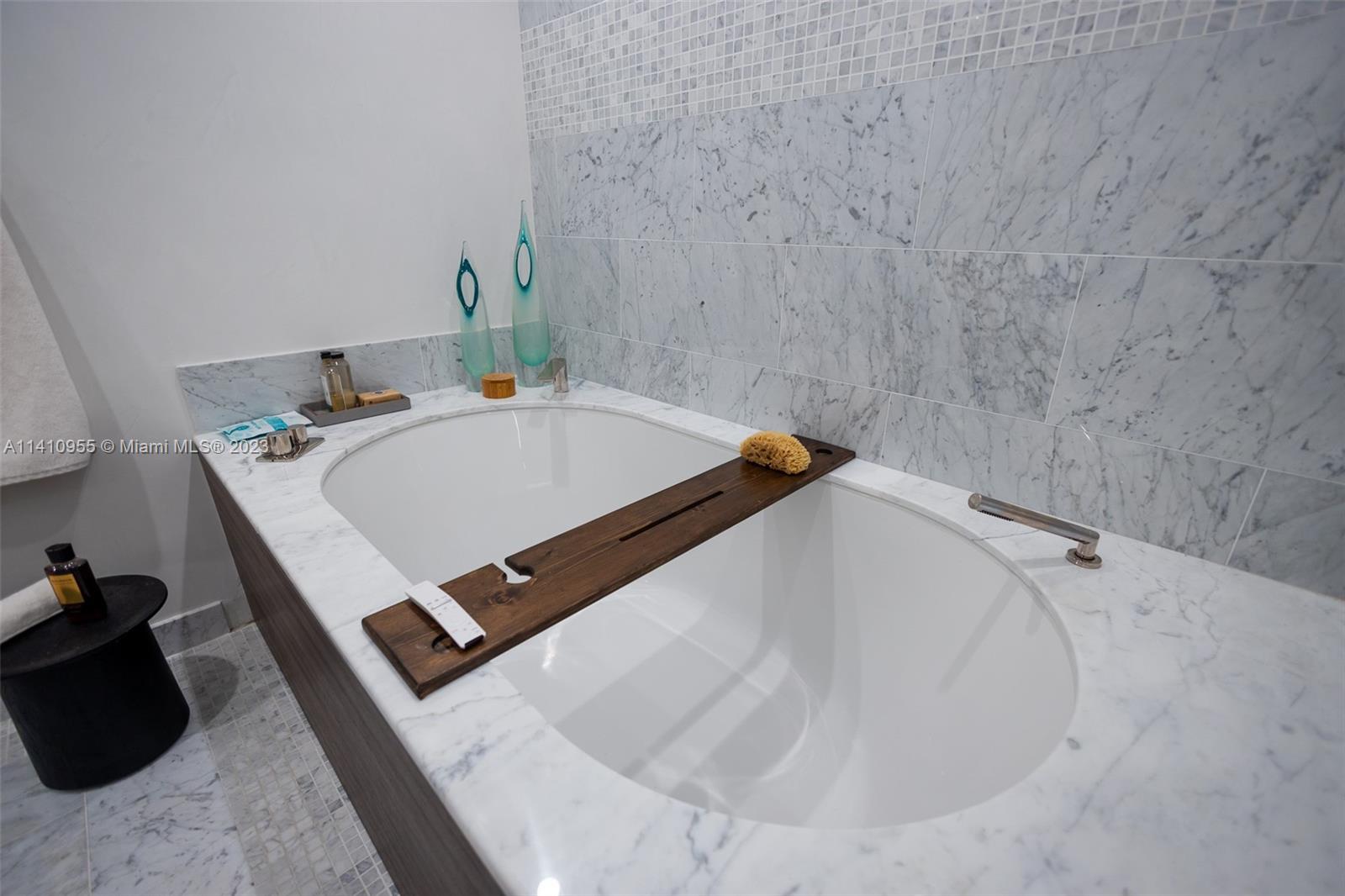 1000 Brickell Plz Unit: PH5707