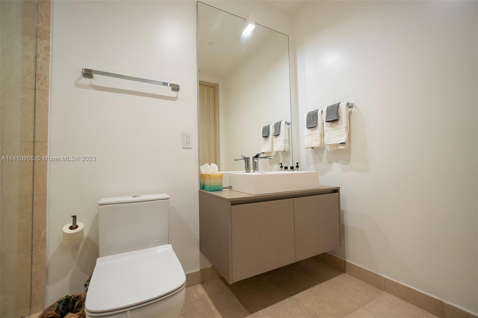 1000 Brickell Plz Unit: PH5707