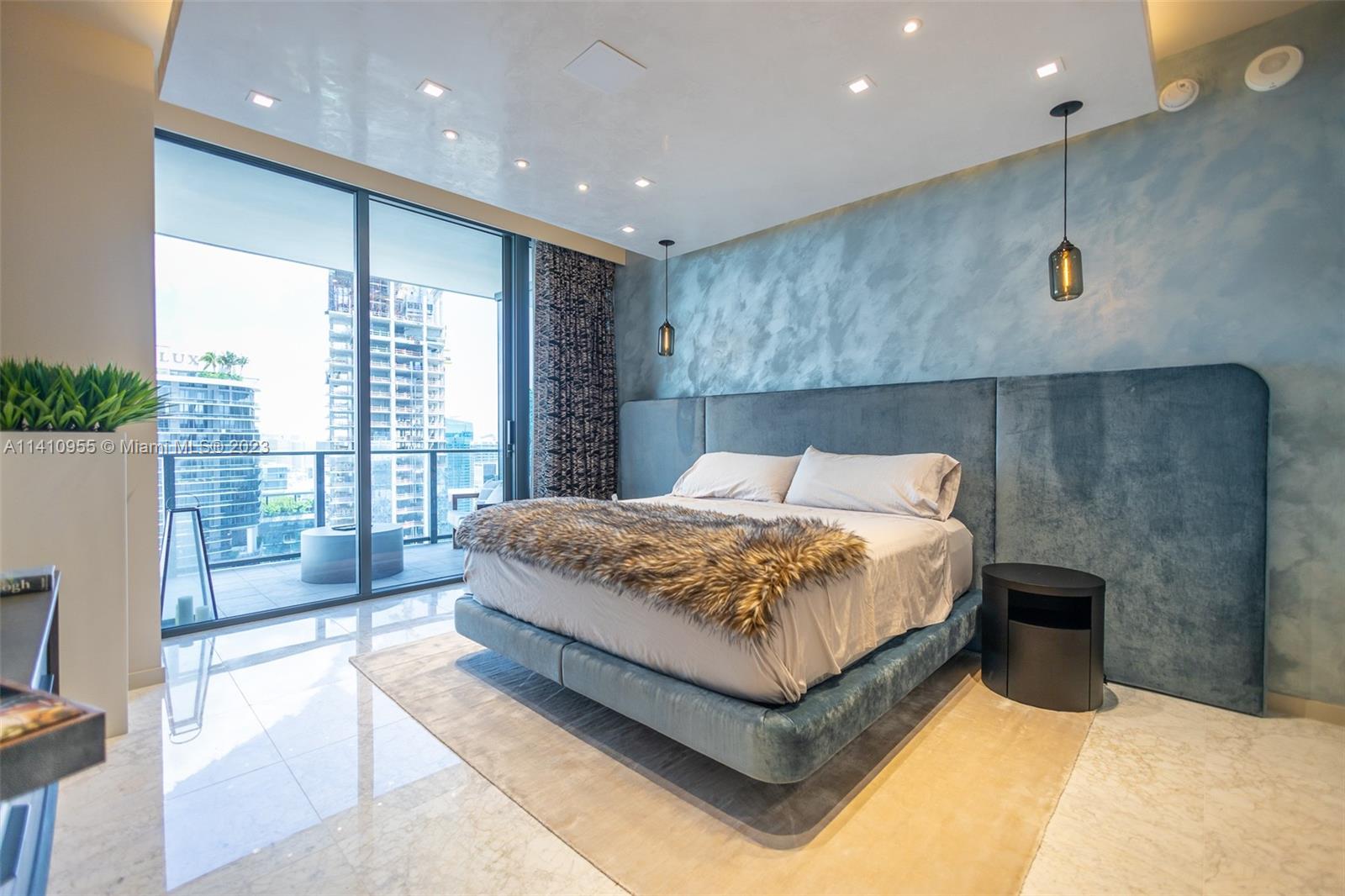 1000 Brickell Plz Unit: PH5707