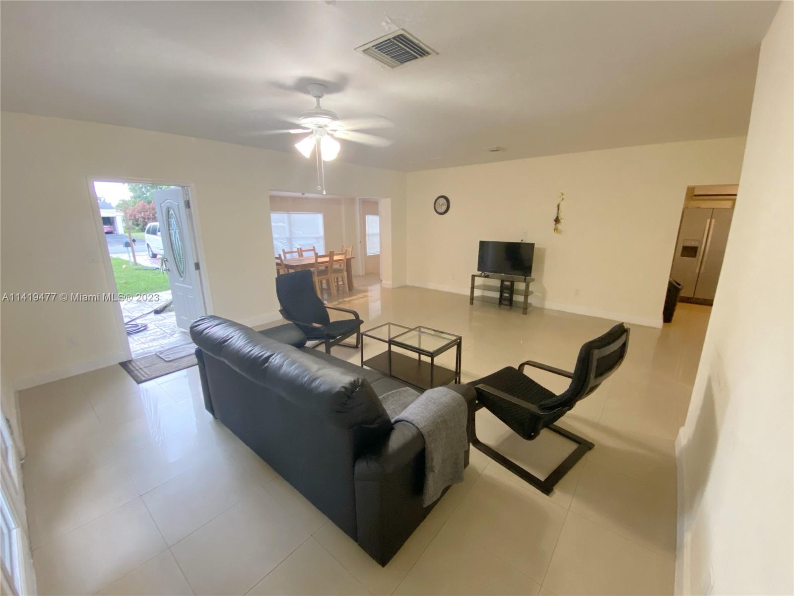 1645 NE 175th St