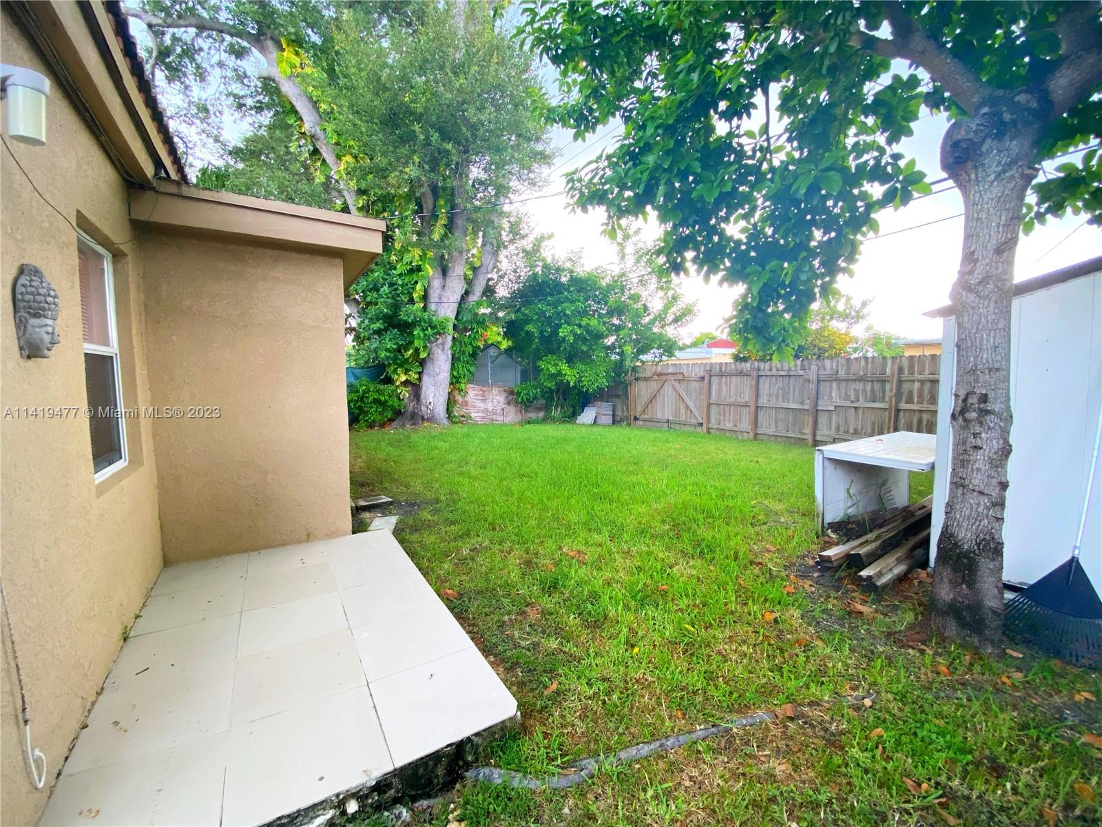 1645 NE 175th St