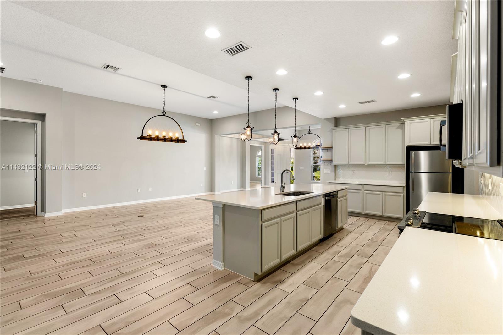 7023 MONTEREY CYPRESS TRL