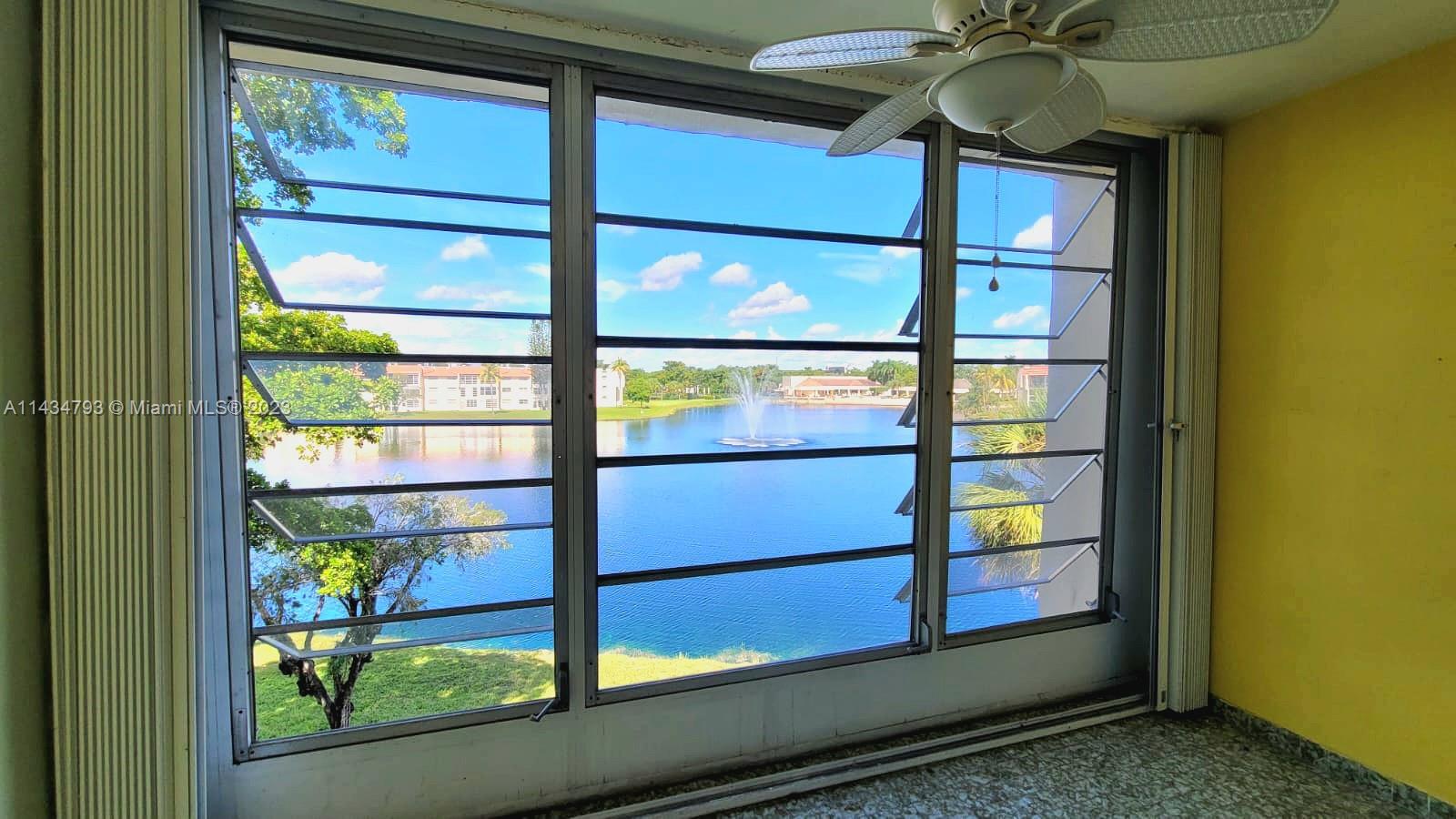 2931 E Sunrise Lakes Dr Unit: 304