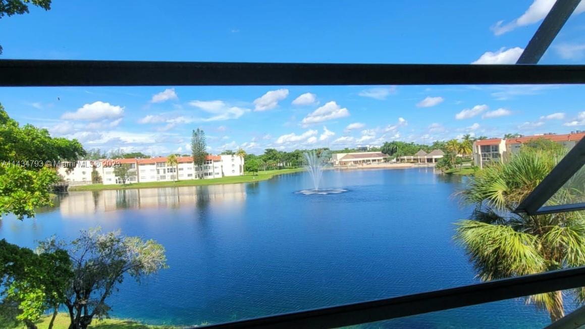 2931 E Sunrise Lakes Dr Unit: 304