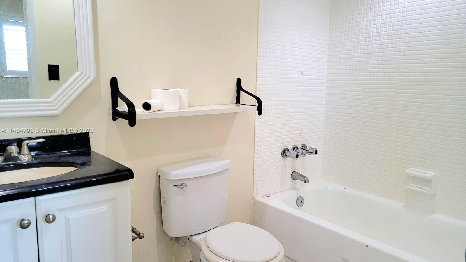 2931 E Sunrise Lakes Dr Unit: 304