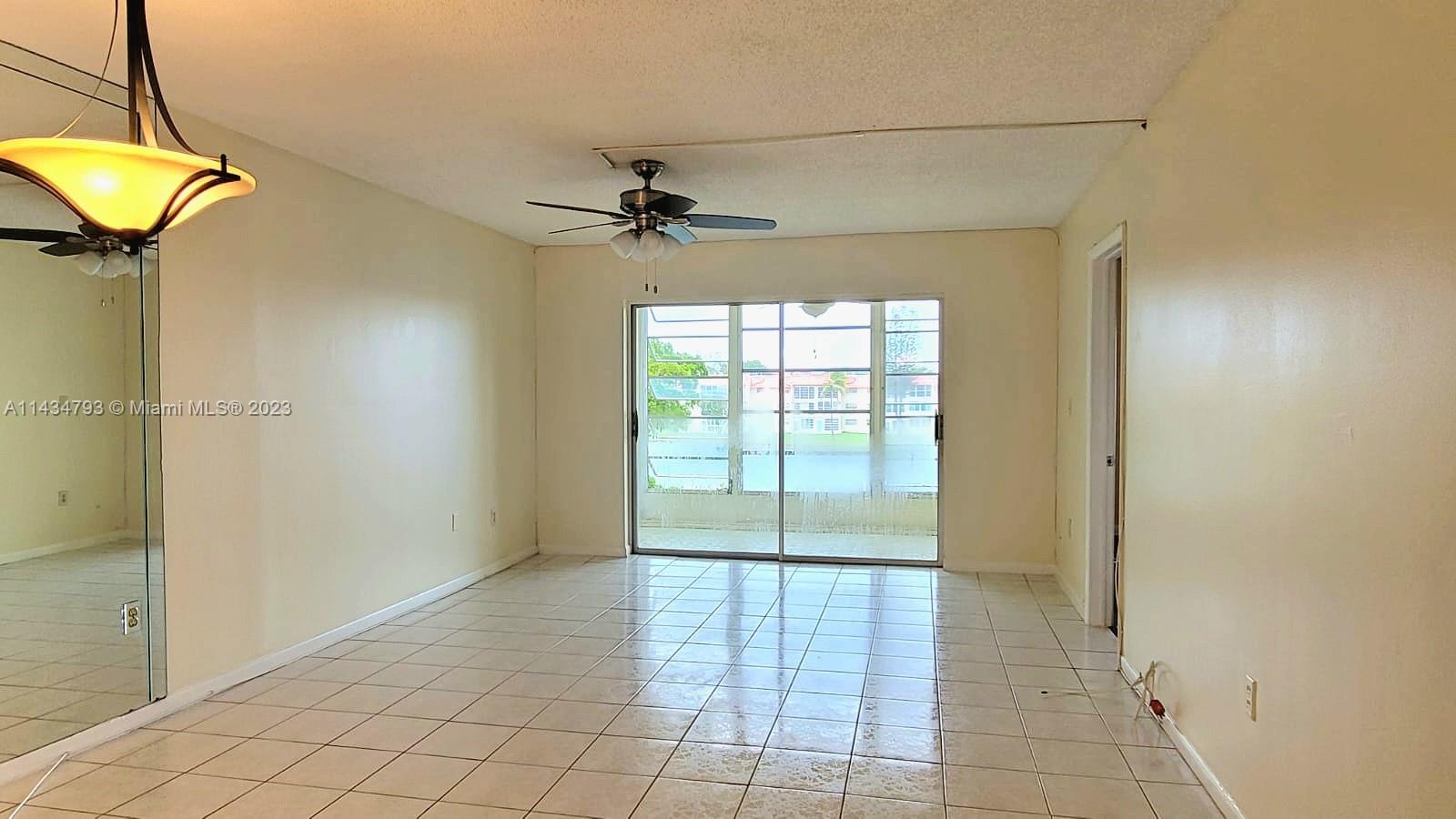 2931 E Sunrise Lakes Dr Unit: 304