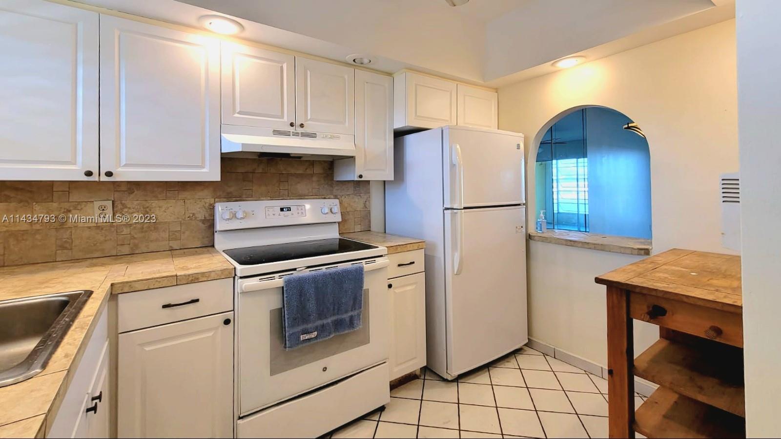 2931 E Sunrise Lakes Dr Unit: 304