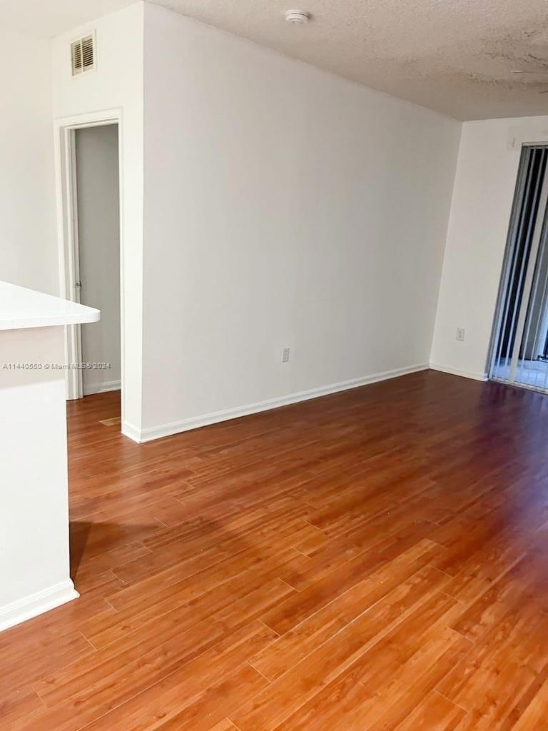 7930 N Nob Hill Rd # 204