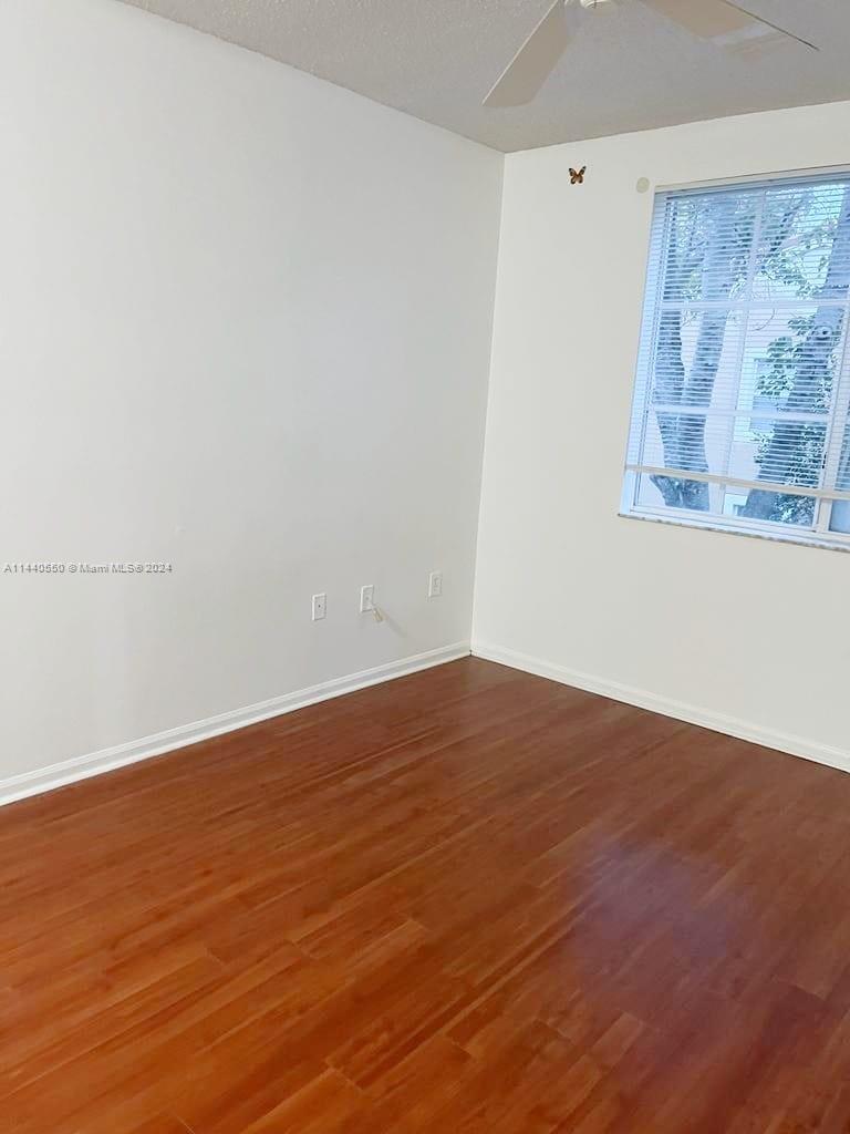 7930 N Nob Hill Rd # 204