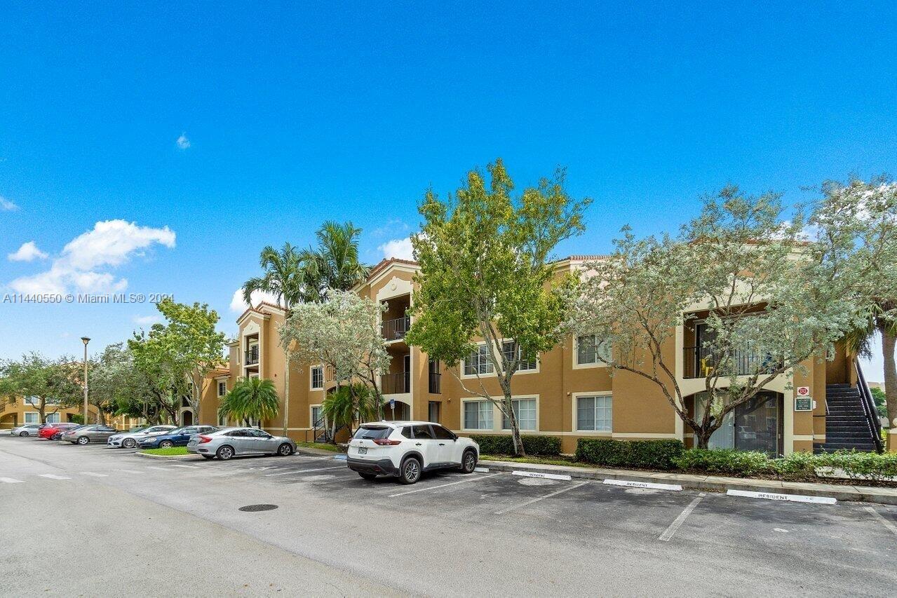 7930 N Nob Hill Rd # 204