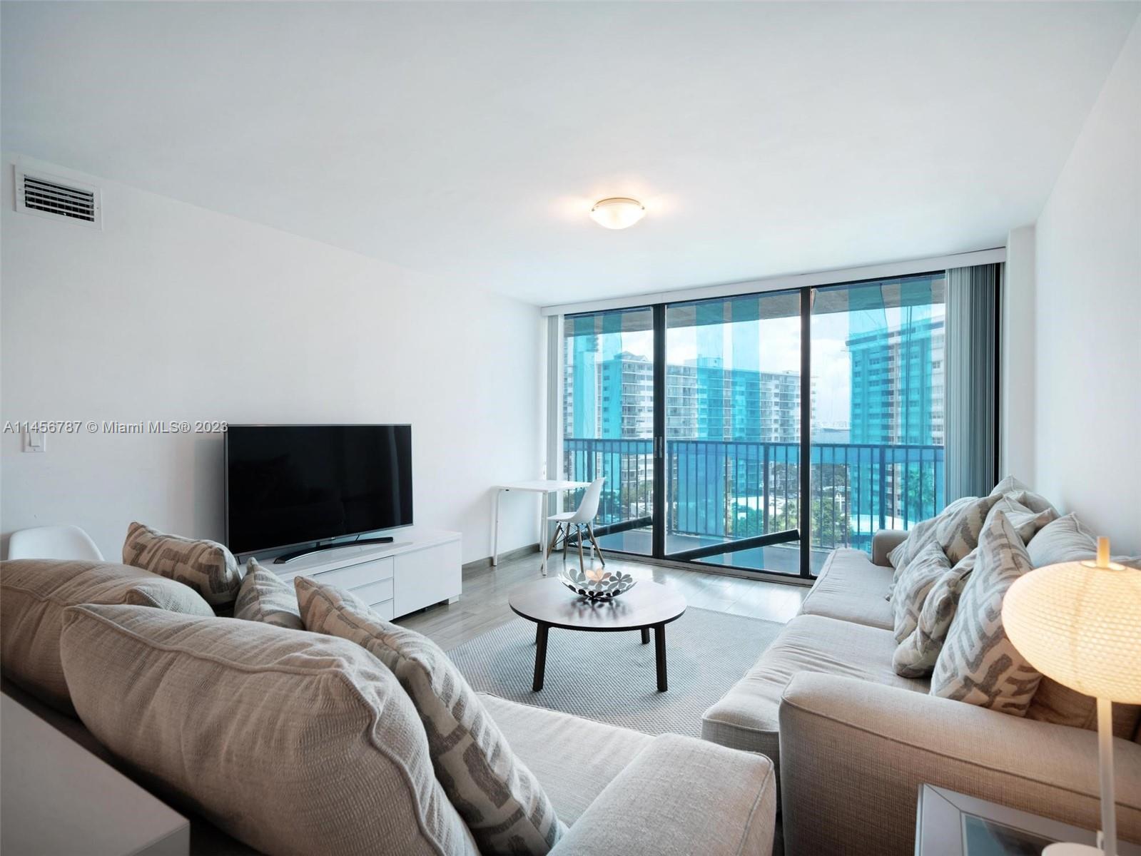 1450 Brickell Bay Dr # 811
