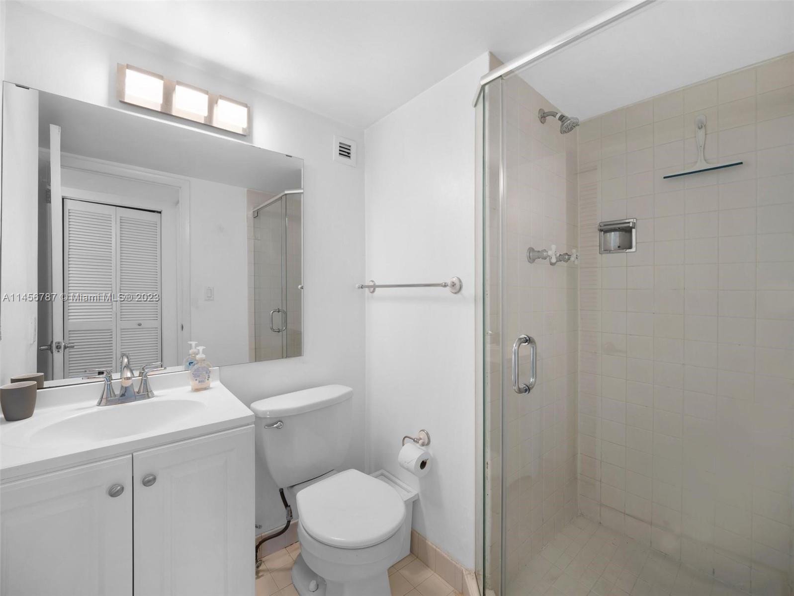1450 Brickell Bay Dr # 811