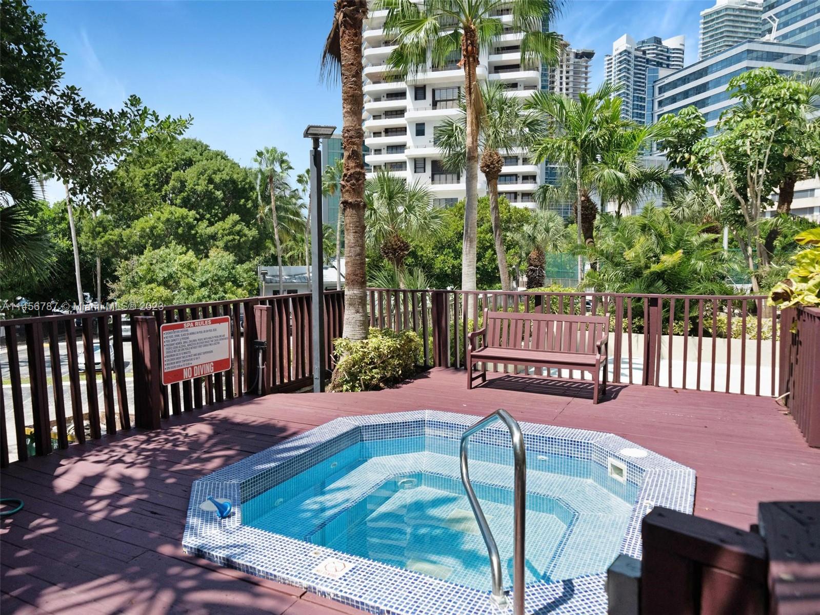 1450 Brickell Bay Dr # 811