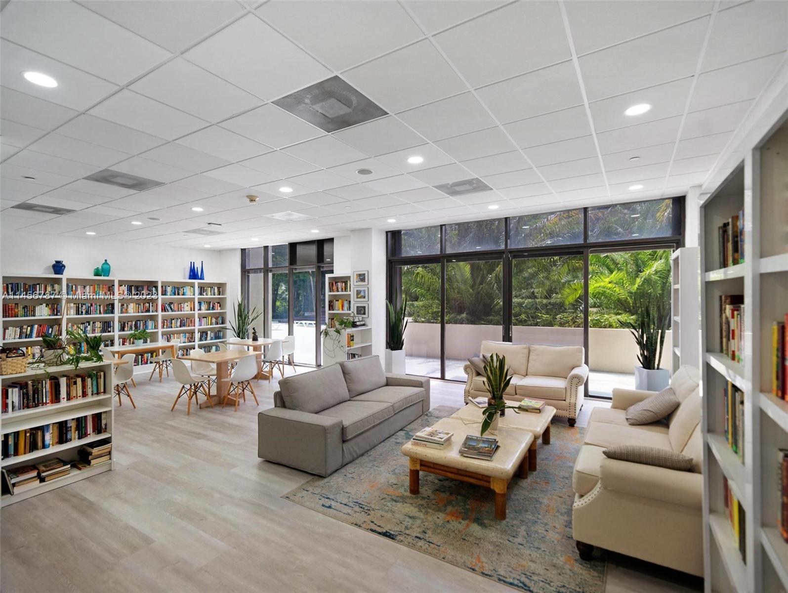 1450 Brickell Bay Dr # 811