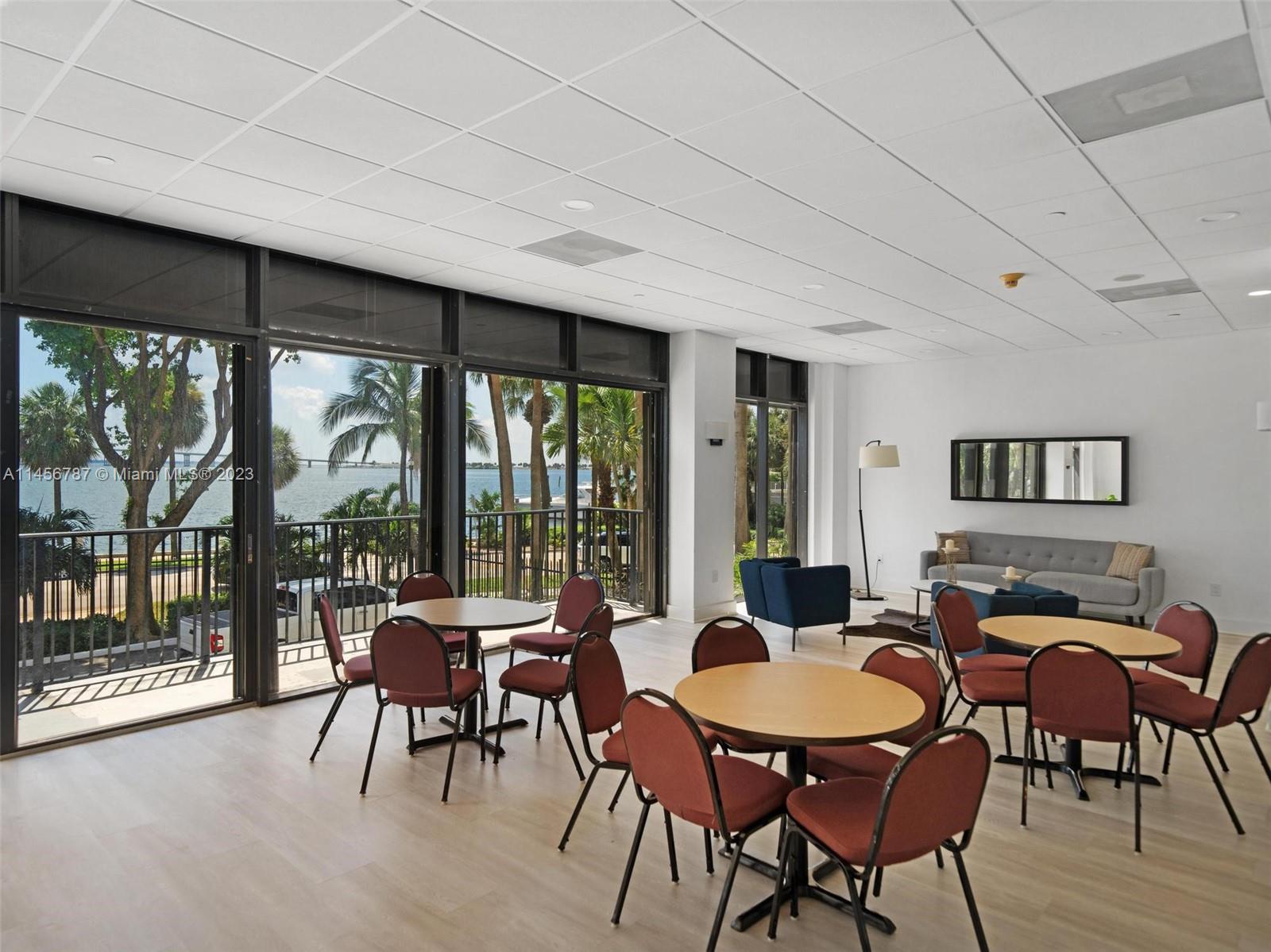 1450 Brickell Bay Dr # 811