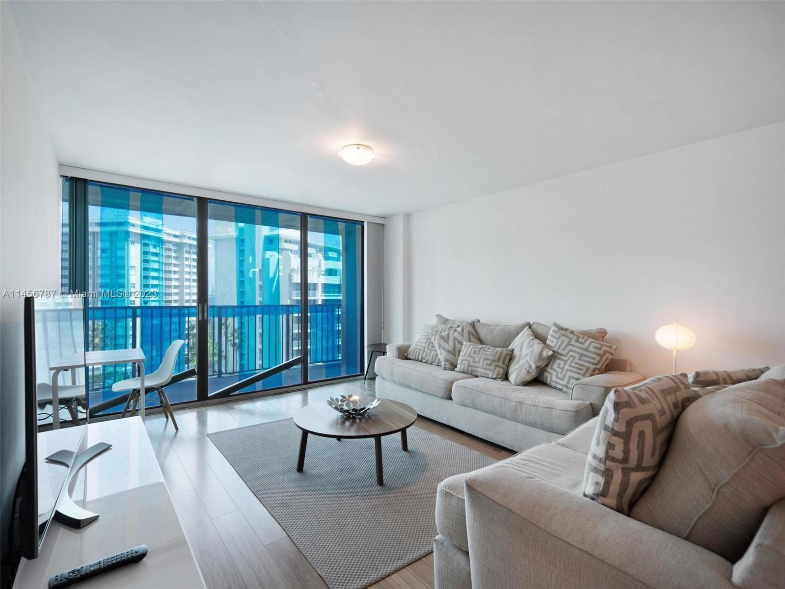 1450 Brickell Bay Dr # 811