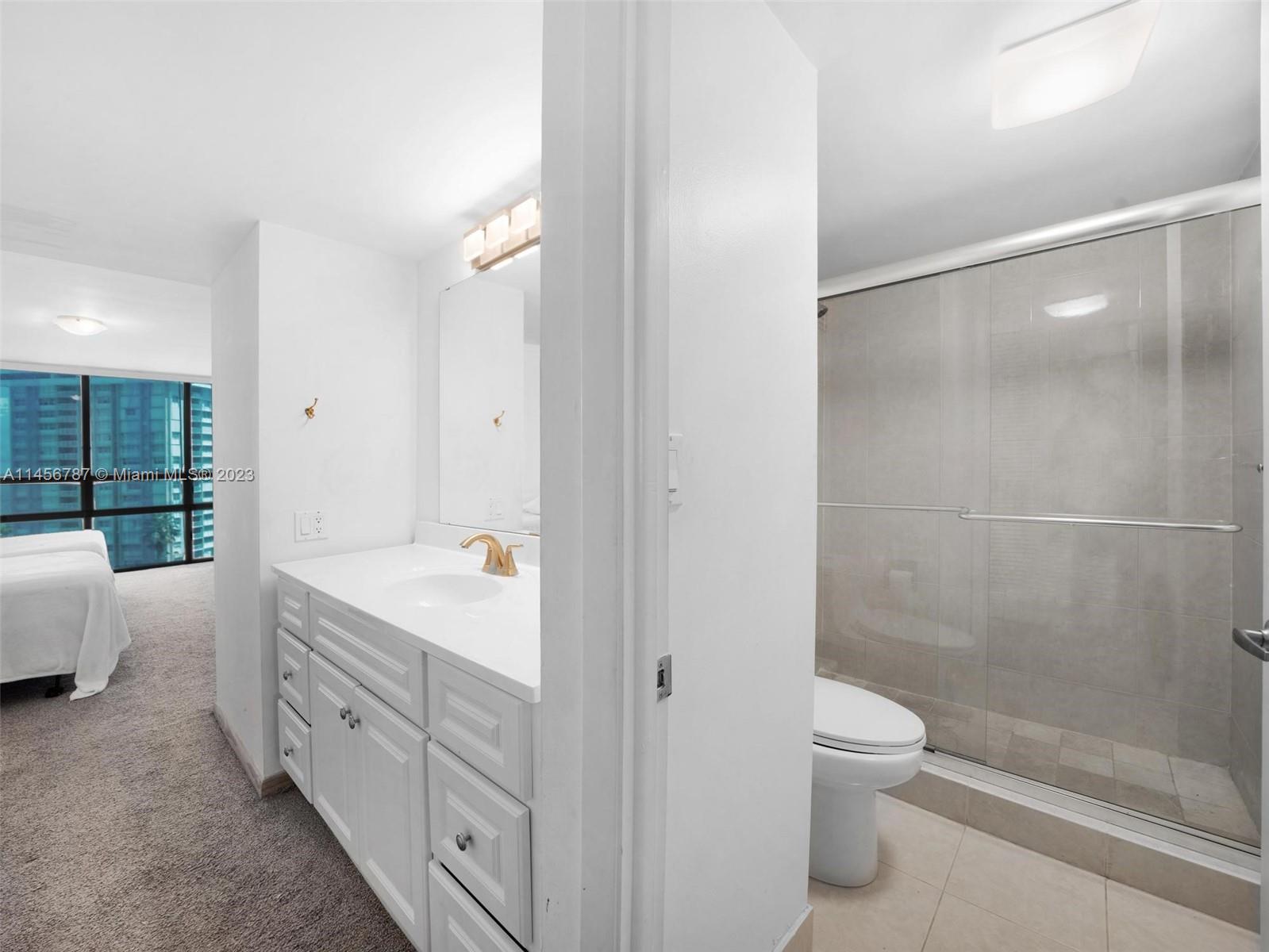 1450 Brickell Bay Dr # 811
