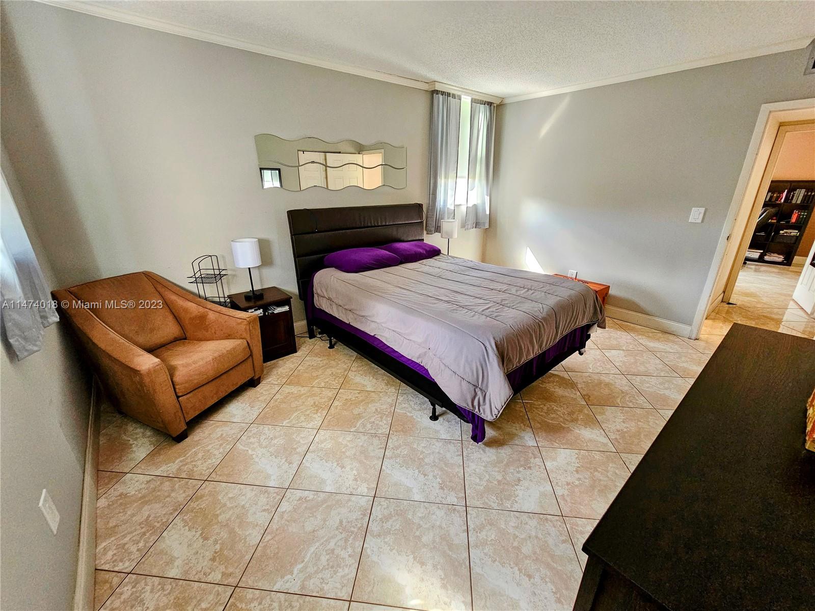 2850 Somerset Dr # 214L