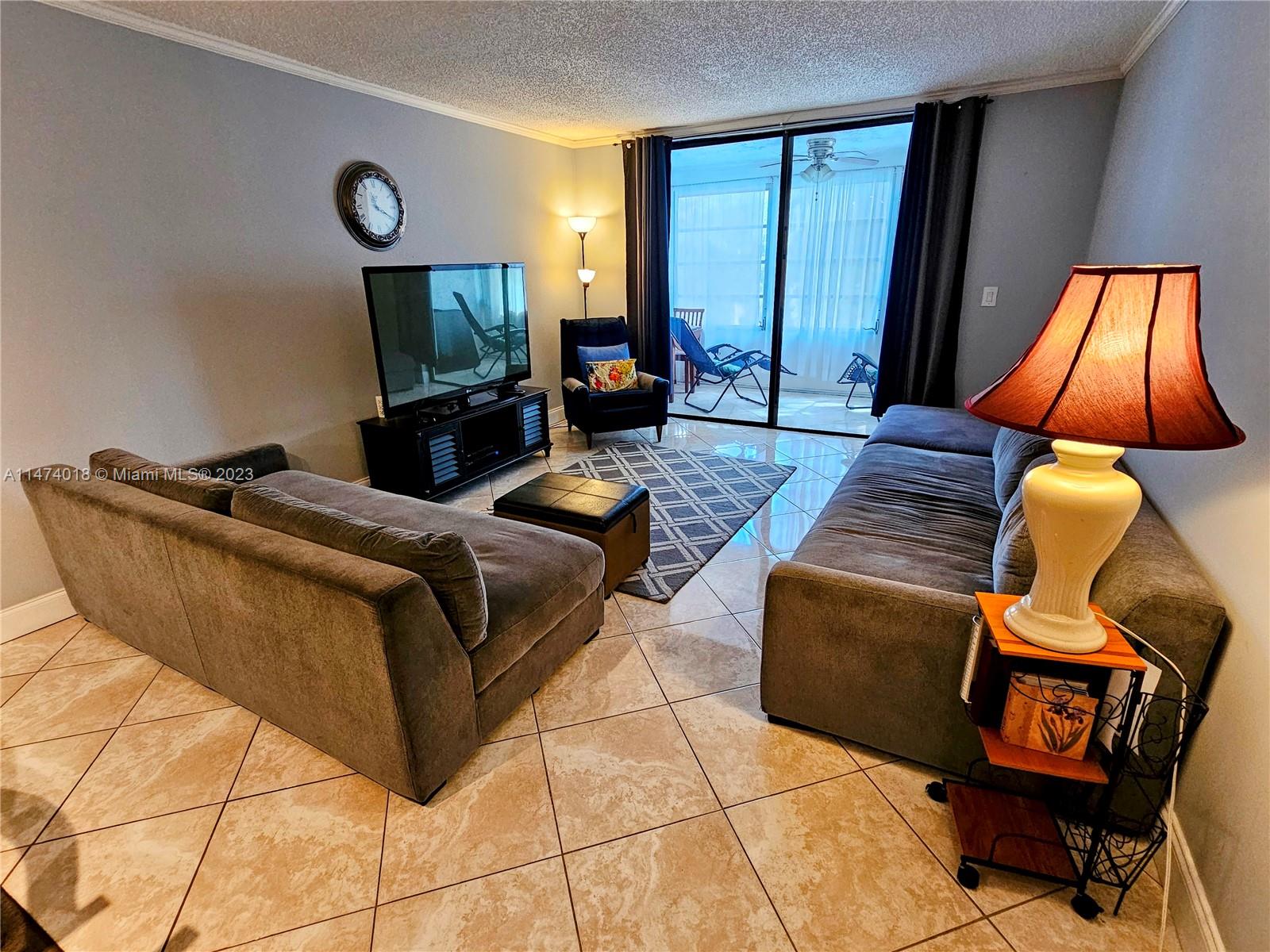 2850 Somerset Dr # 214L
