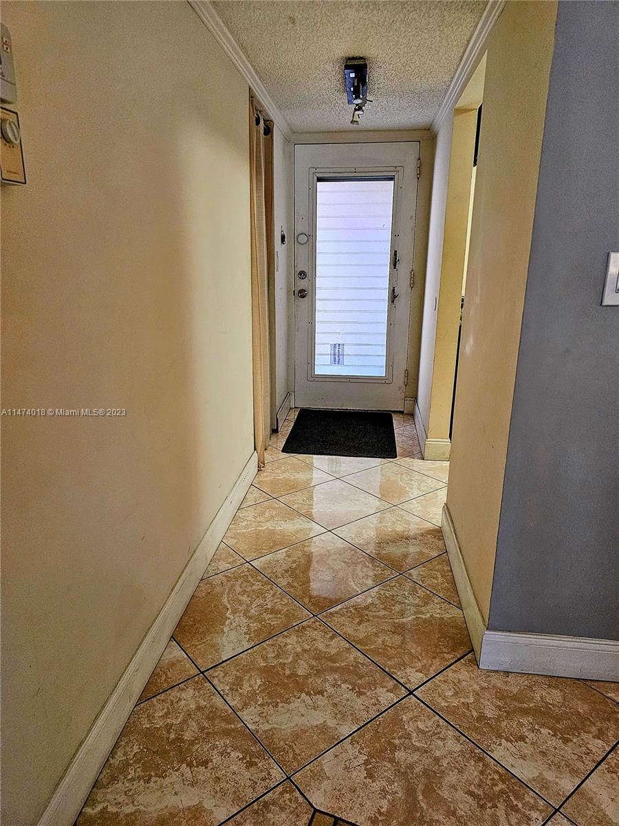 2850 Somerset Dr # 214L