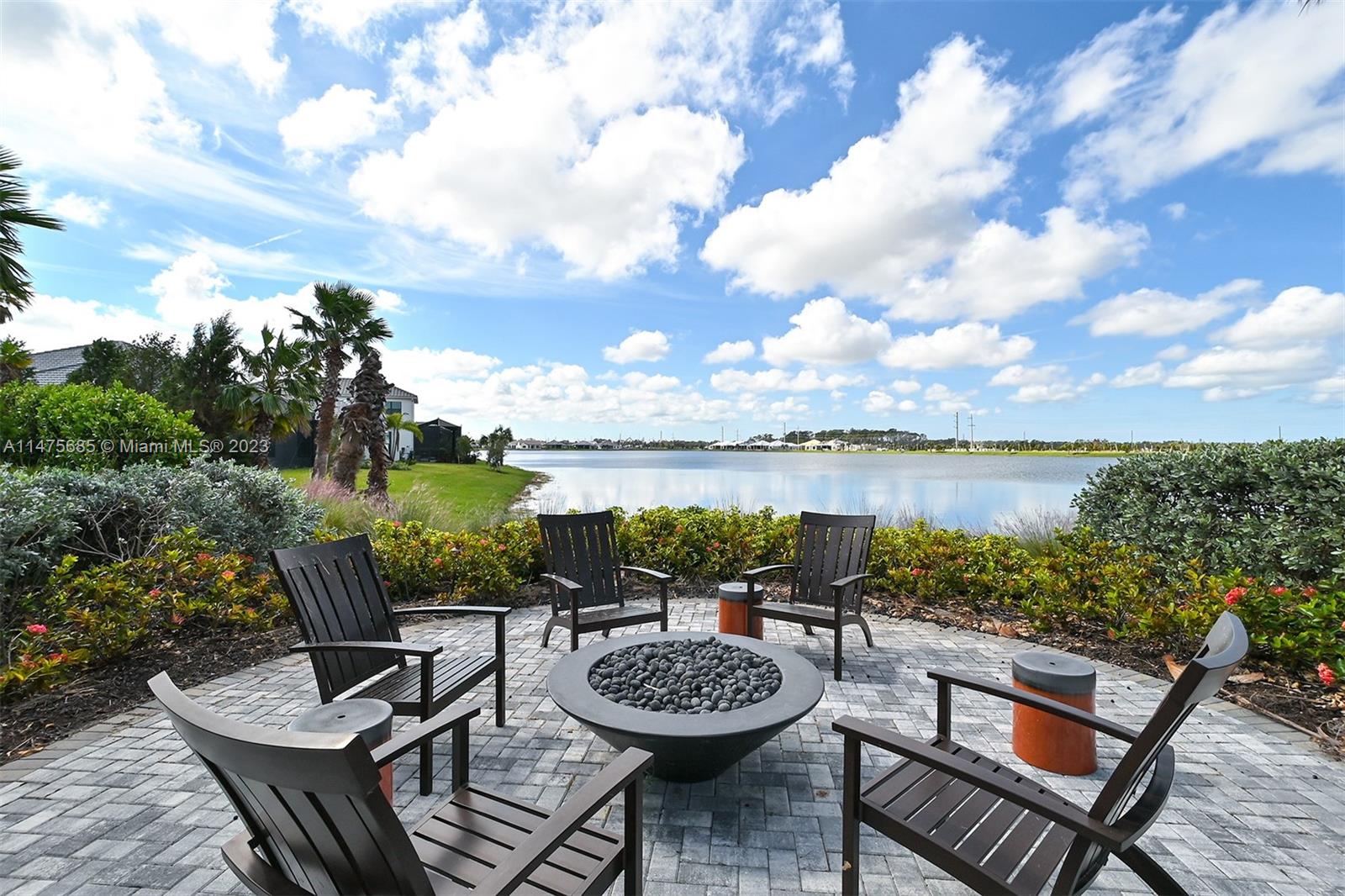 269 Bocelli Dr