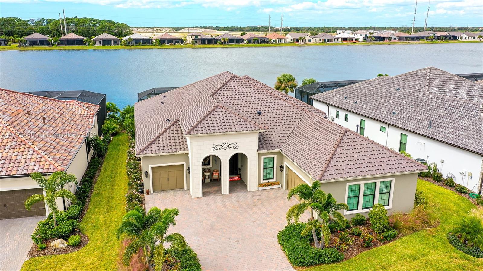 269 Bocelli Dr