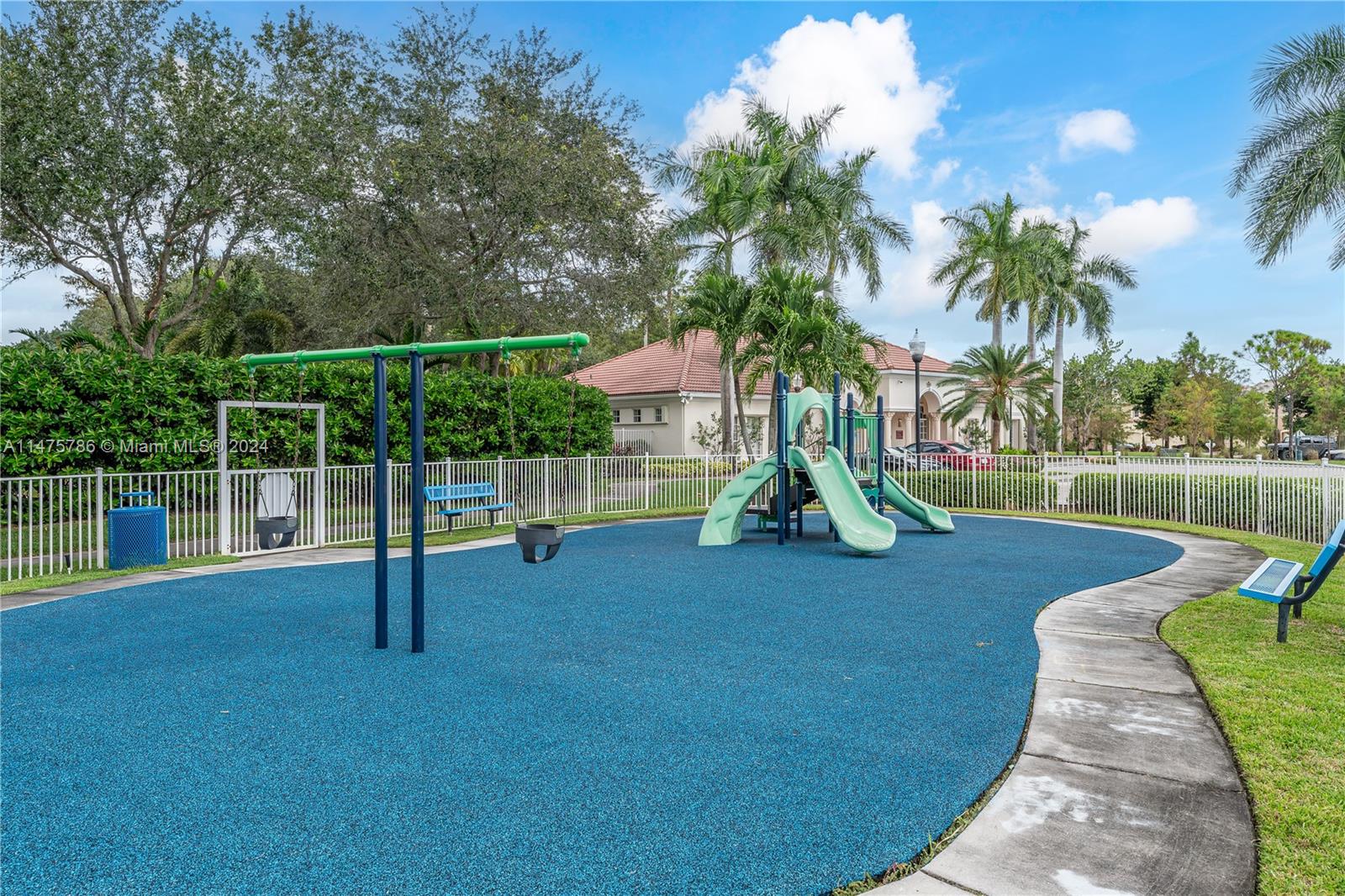 4978 Pebblebrook Ter