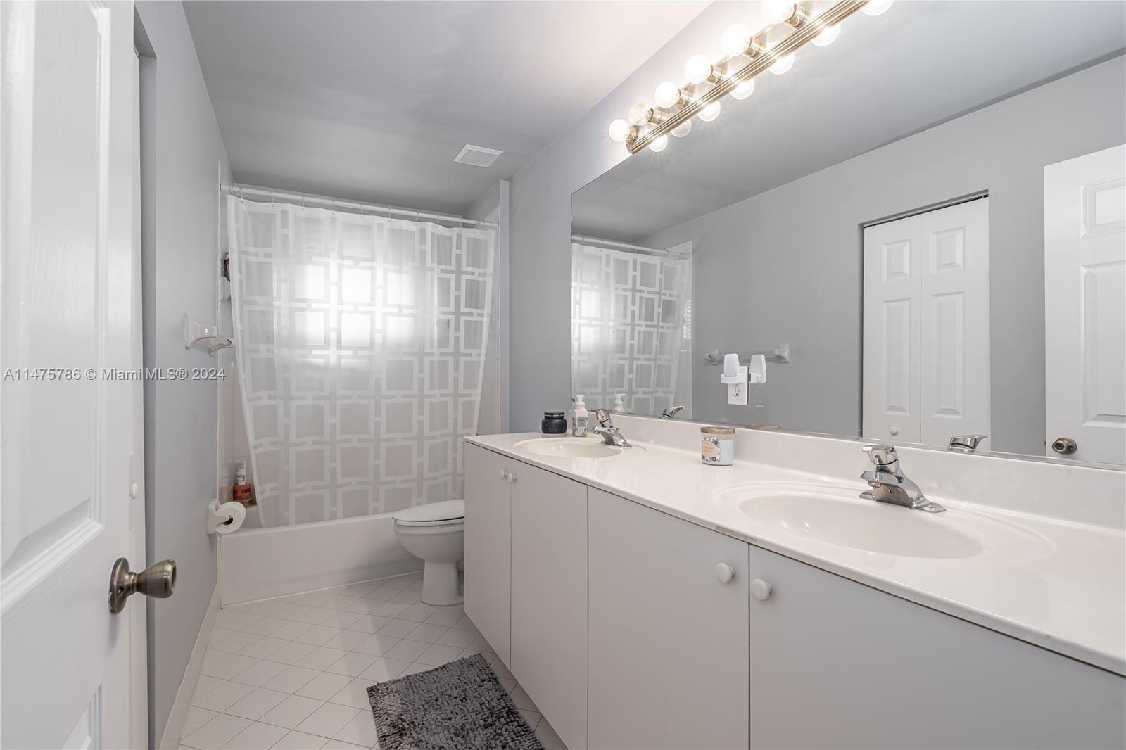 4978 Pebblebrook Ter