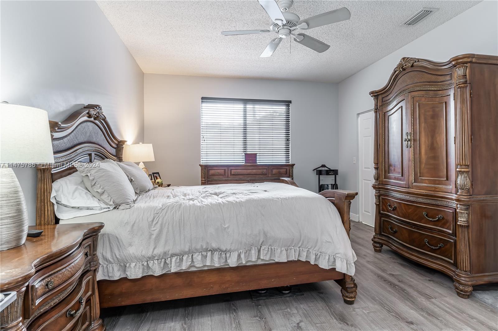 4978 Pebblebrook Ter