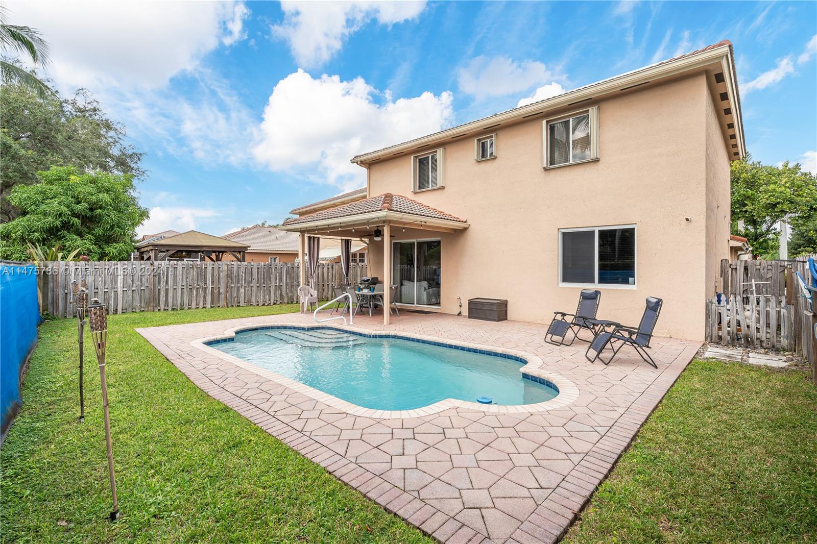 4978 Pebblebrook Ter