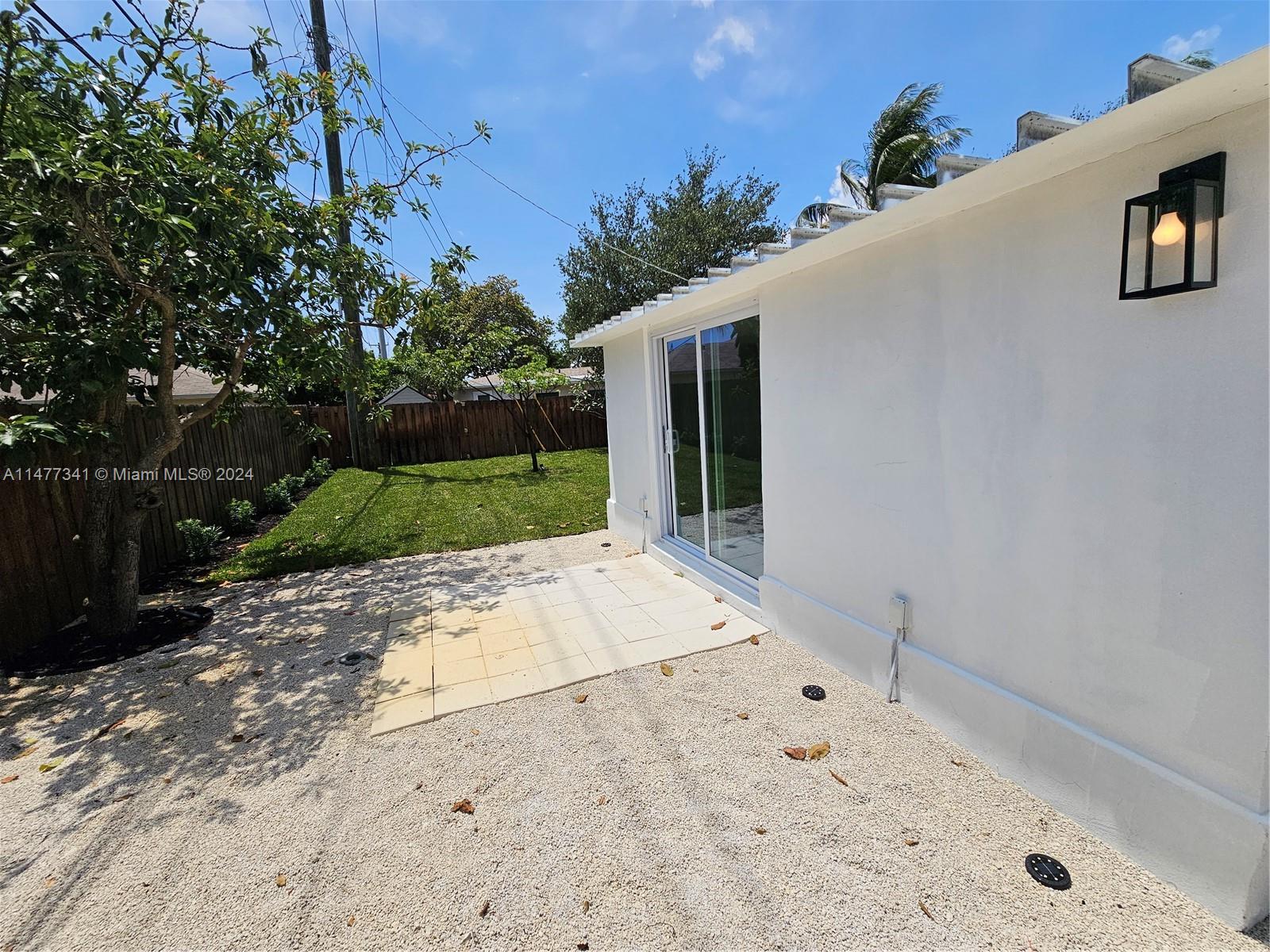 2432 NE 12TH AVE