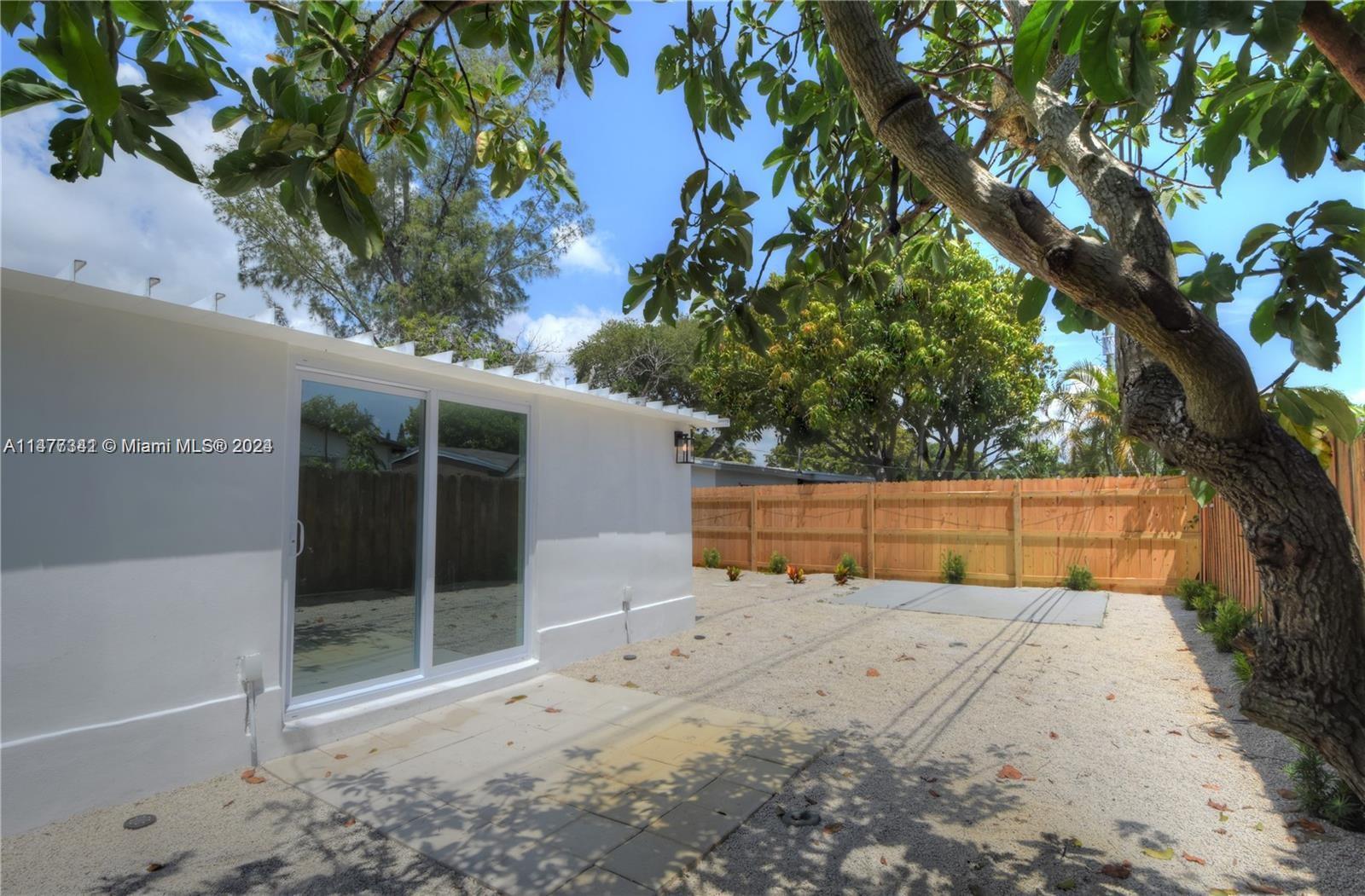 2432 NE 12TH AVE