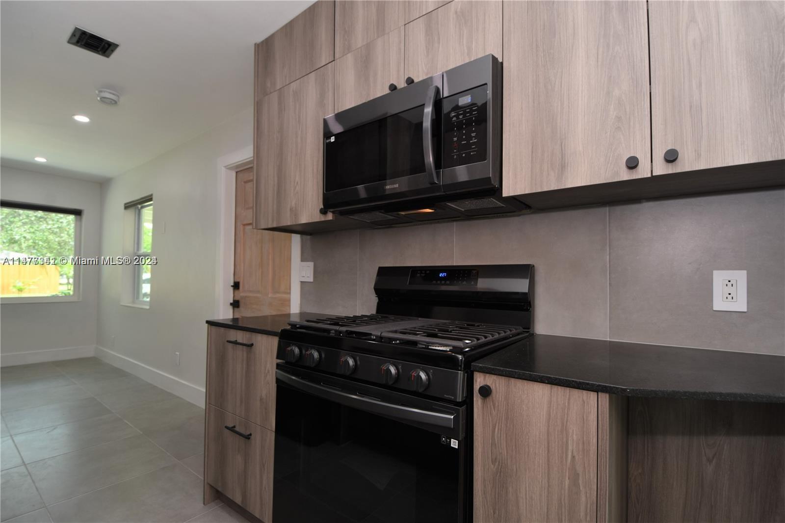 2432 NE 12TH AVE