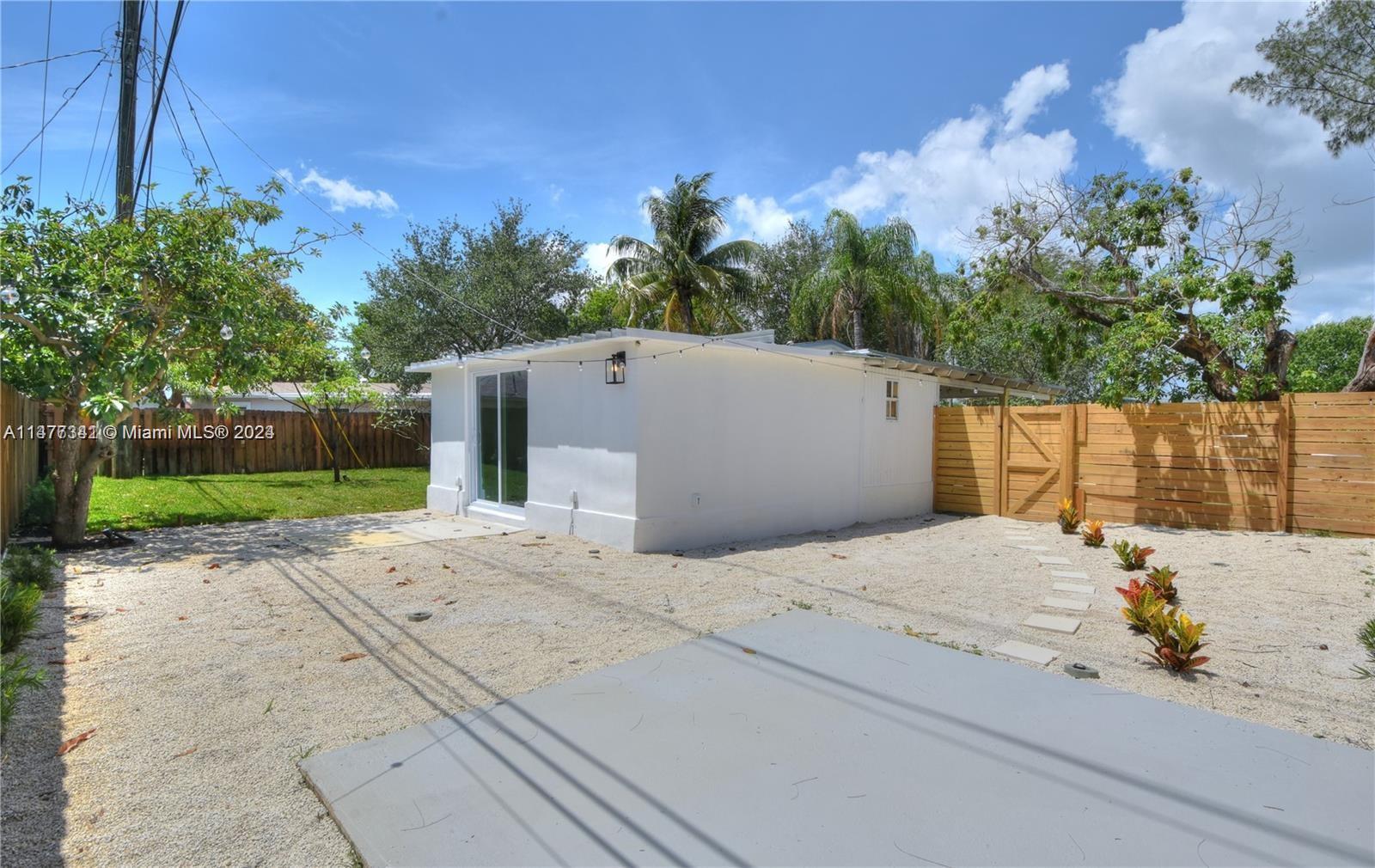 2432 NE 12TH AVE