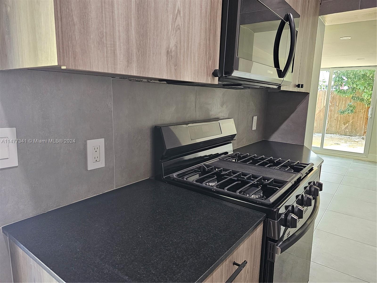 2432 NE 12TH AVE