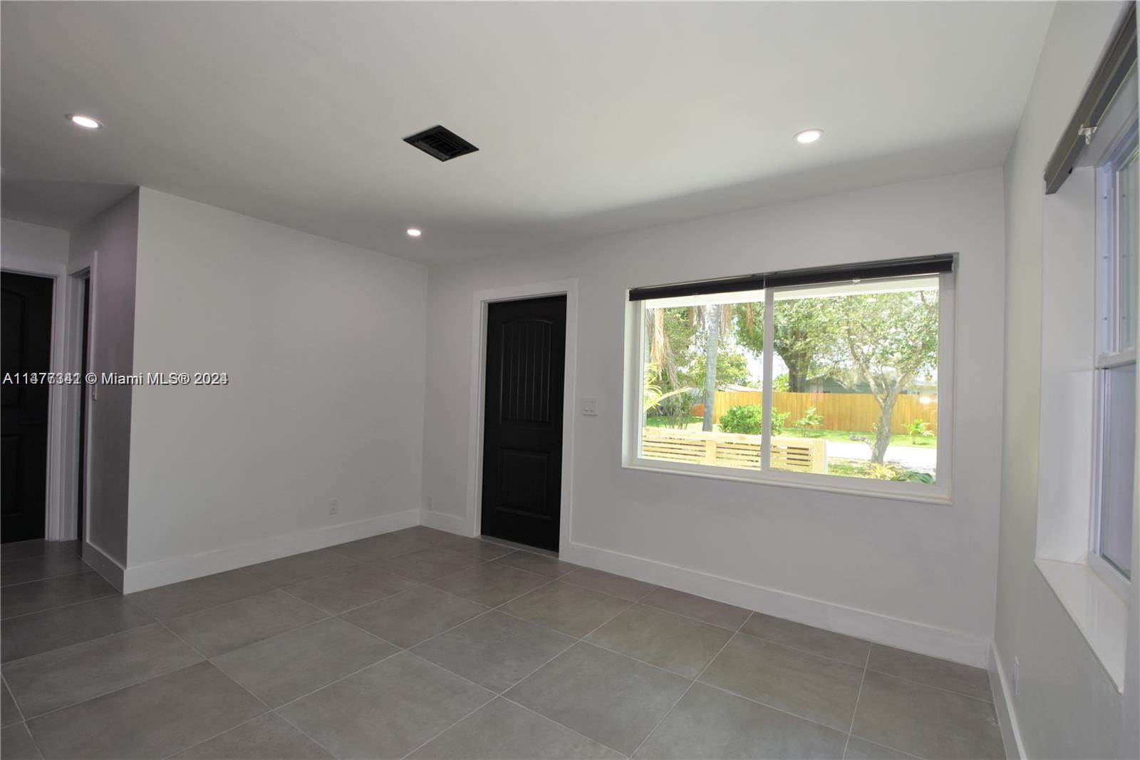 2432 NE 12TH AVE
