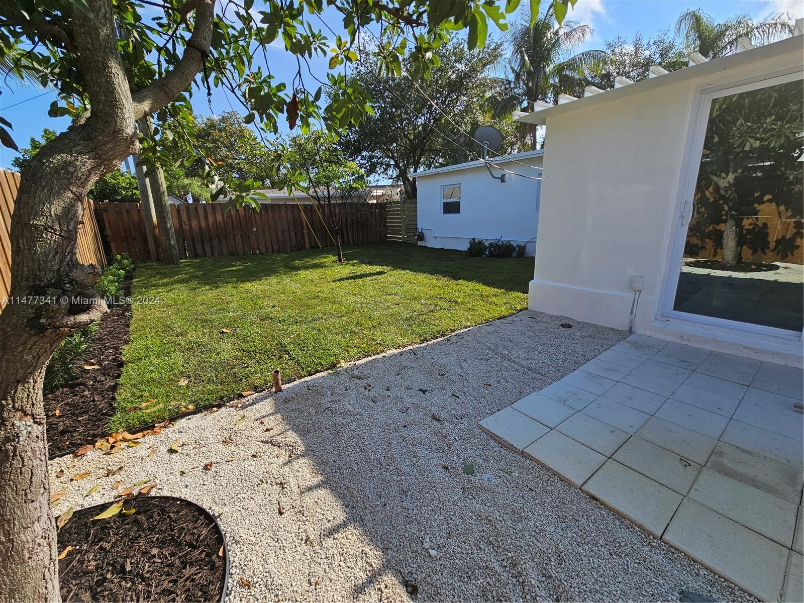 2432 NE 12TH AVE