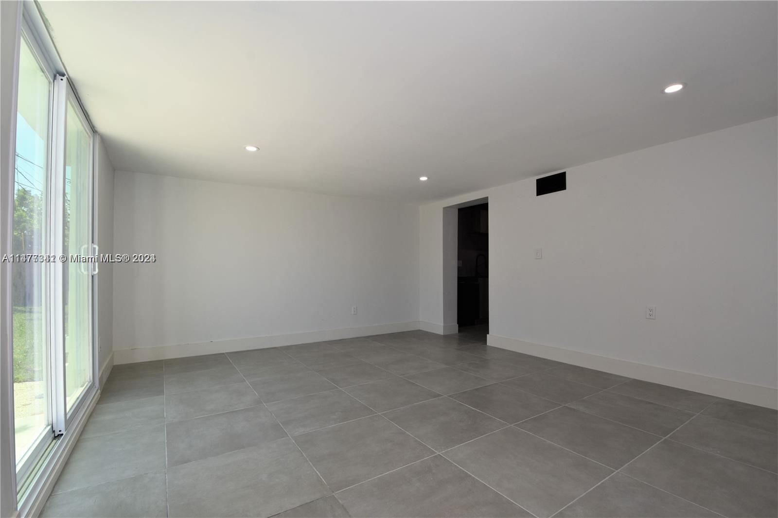 2432 NE 12TH AVE