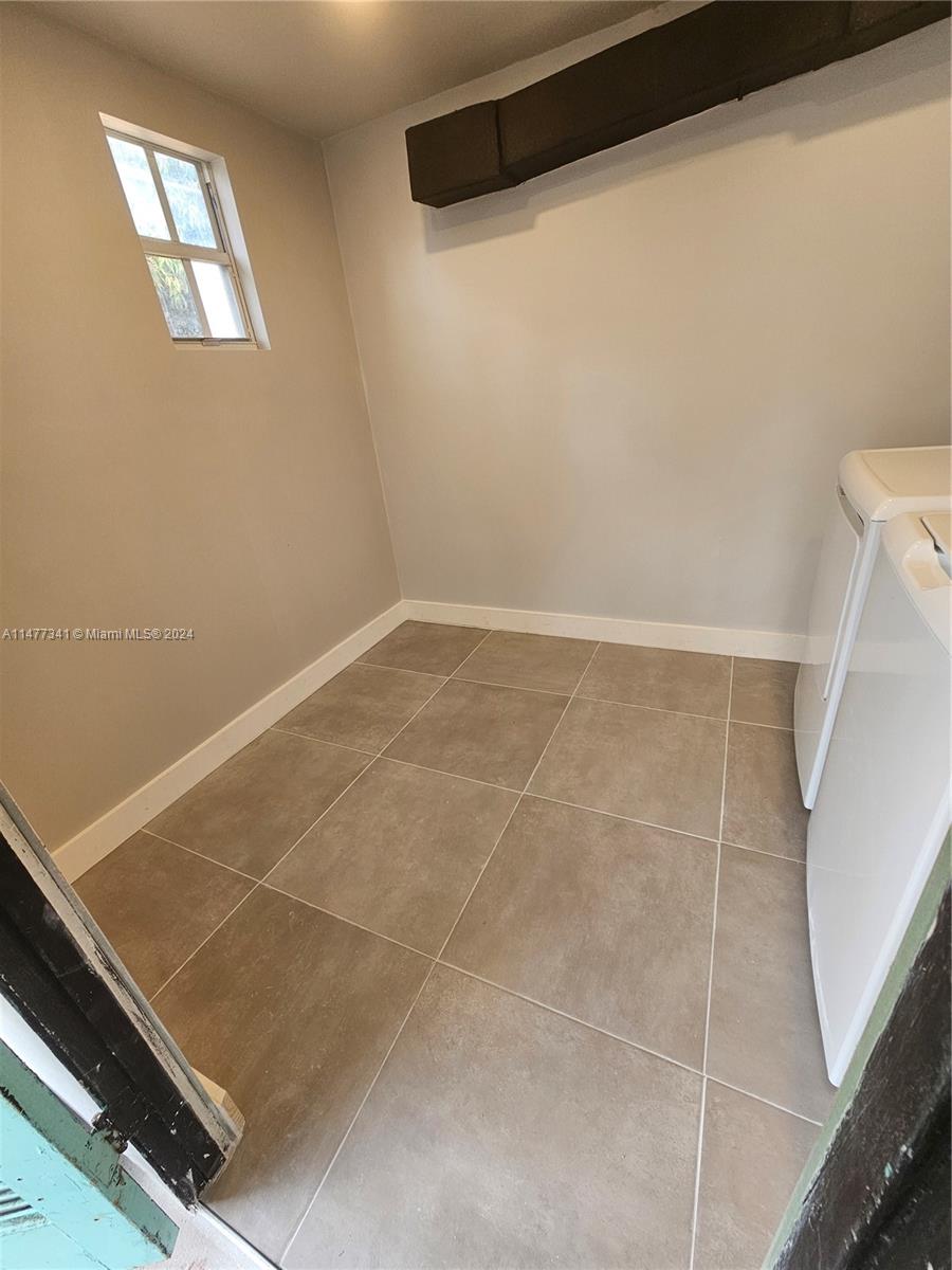 2432 NE 12TH AVE