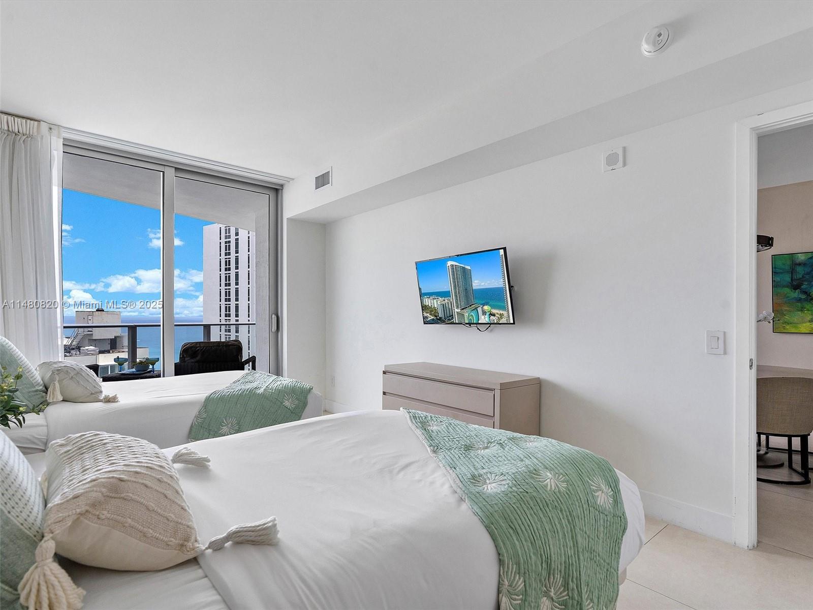 4111 S Ocean Dr # 1404