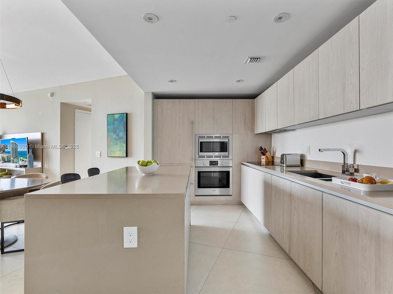 4111 S Ocean Dr # 1404
