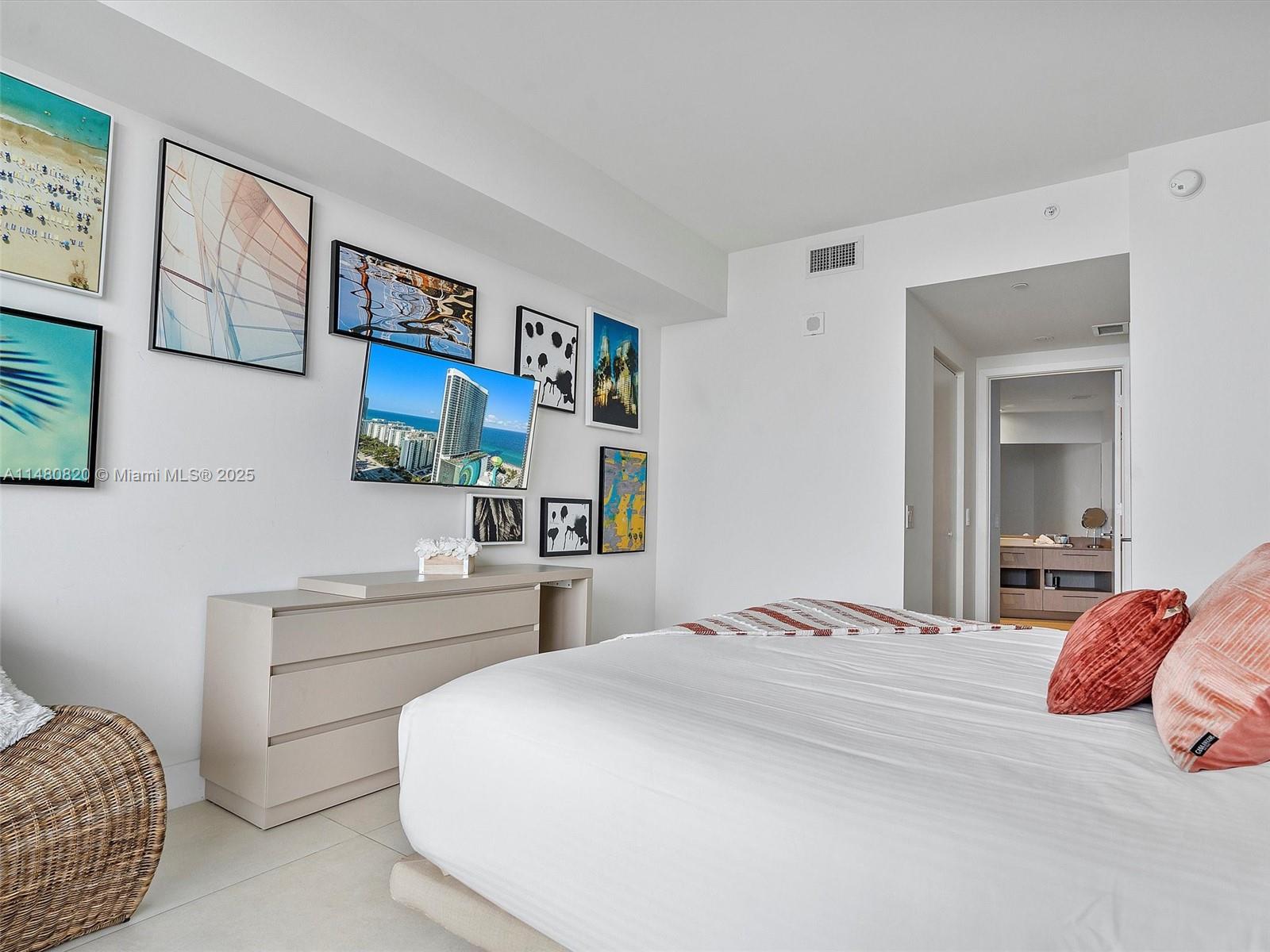 4111 S Ocean Dr # 1404